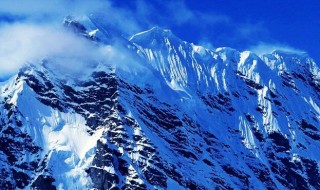 西岭雪山夏天有雪吗