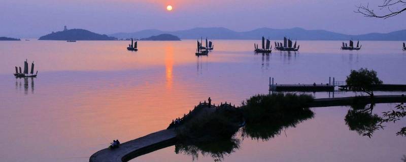 太湖在江苏省的什么地方（太湖属于苏州还是无锡）